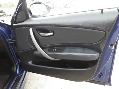 Peça sobressalente para automóvel em segunda mão forra / revestimento da porta dianteira direita por bmw serie 1 berlina (e81/e87) 116i referências oem iam 0851385