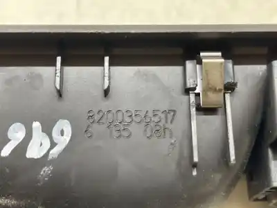 Second-hand car spare part right front power window switch for renault clio iii exception oem iam references 8200356517  