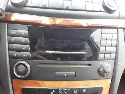 Pezzo di ricambio per auto di seconda mano impianto audio / radio cd per mercedes-benz clase e w211 berlina e 200 compressor 211.042 riferimenti oem iam 