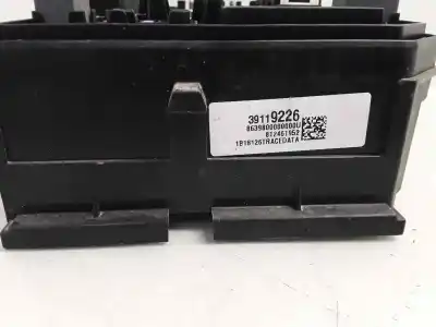 Pezzo di ricambio per auto di seconda mano SCATOLA RELÈ/FUSIBILI per CORSA ASTRA K SPORTS TOURER Innovation Riferimenti OEM IAM 39119226  
