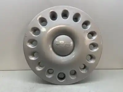 Pièce détachée automobile d'occasion CAPUCHONS DE MOYEUX pour SEAT IBIZA II (6K1) 1.9 D Références OEM IAM 6K0601147B  