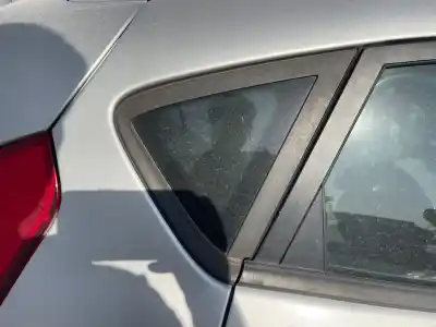 Peça sobressalente para automóvel em segunda mão Vidro Custódia Triangular Traseiro Direito por FORD FIESTA CB1 1.25 16V CAT Referências OEM IAM   