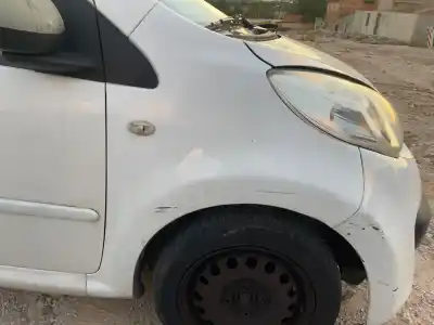 Автозапчасти б/у переднее правое крыло за citroen c1 (pm_, pn_) 1.4 hdi ссылки oem iam  Автозапчасти б/у переднее правое крыло за citroen c1 (pm_, pn_) 1.4 hdi ссылки oem iam