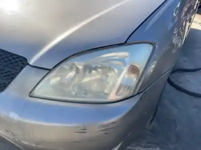 Автозапчасти б/у левая фара за toyota corolla (e12) 2.0 d-4d sol berlina ссылки oem iam  Автозапчасти б/у левая фара за toyota corolla (e12) 2.0 d-4d sol berlina ссылки oem iam