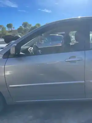 Автозапчасти б/у левая передняя дверь за toyota corolla (e12) 2.0 d-4d sol berlina ссылки oem iam  Автозапчасти б/у левая передняя дверь за toyota corolla (e12) 2.0 d-4d sol berlina ссылки oem iam