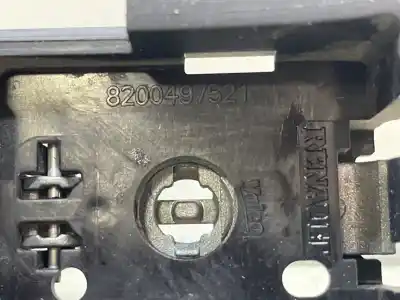 Second-hand car spare part left front outer door handle bracket for renault kangoo profesional oem iam references 8200497521  