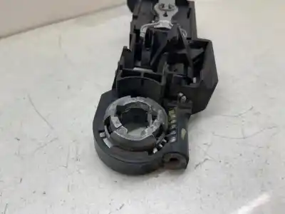 Second-hand car spare part left front outer door handle bracket for renault kangoo profesional oem iam references 8200497521  