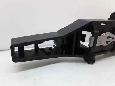 Second-hand car spare part left front outer door handle bracket for renault kangoo expression profesional oem iam references 8200497521  