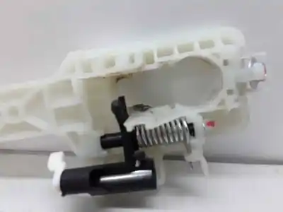 Second-hand car spare part left front outer door handle bracket for kia niro eniro drive oem iam references   