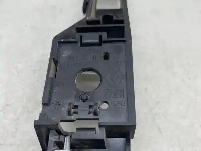Second-hand car spare part right front outer door handle bracket for renault clio iii exception oem iam references 226526  