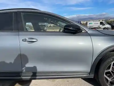 Peça sobressalente para automóvel em segunda mão porta dianteira direita por kia xceed gtline referências oem iam 
