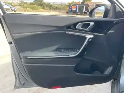 Peça sobressalente para automóvel em segunda mão forra / revestimento da porta dianteira esquerda por kia xceed gtline referências oem iam 