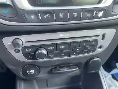 Pezzo di ricambio per auto di seconda mano impianto audio / radio cd per renault megane iii berlina 5 p 1.5 dci diesel fap riferimenti oem iam 