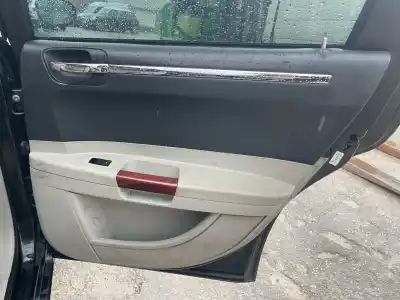 Peça sobressalente para automóvel em segunda mão Forra / Revestimento Da Porta Traseira Direita por CHRYSLER 300 C 3.0 CRD CAT Referências OEM IAM   
