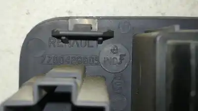 Second-hand car spare part headlights switch for renault clio ii fase ii (b/cb0) base authentique 75 cv / 55 kw oem iam references 7700849253  