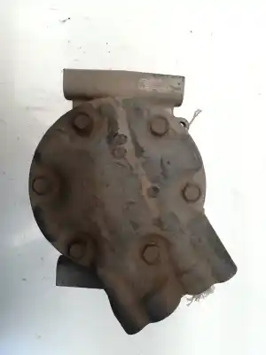 Pezzo di ricambio per auto di seconda mano compressore aria condizionata per renault clio ii fase i (b/cbo) 1.9 dti diesel 80 cv / 59 kw riferimenti oem iam 7700111235  