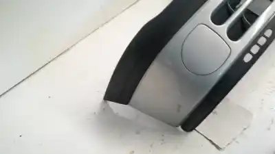 Автозапчастина б/у передній бампер для renault clio ii fase ii (b/cb0) base authentique 75 cv / 55 kw посилання на oem iam 