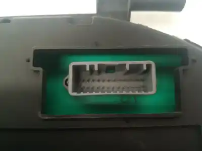 Peça sobressalente para automóvel em segunda mão quadrante por renault clio iii exception referências oem iam 8200628775h  