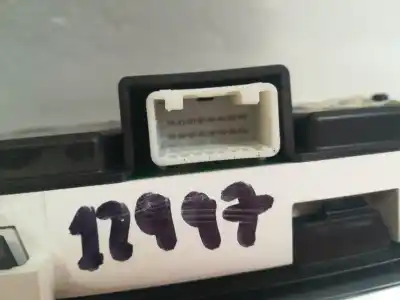 Second-hand car spare part dashboard for toyota corolla (e12) 2.0 d-4d linea luna berlina oem iam references 110080288002  