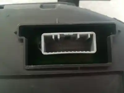 Peça sobressalente para automóvel em segunda mão quadrante por renault clio iii authentique referências oem iam 8201060299a  