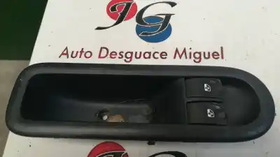 Second-hand car spare part left front power window switch for renault clio iii authentique oem iam references 8200356513  