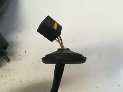 Pezzo di ricambio per auto di seconda mano retrovisore destro per opel corsa d ´´111 years´´ riferimenti oem iam e1020873  