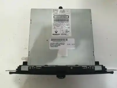 Second-hand car spare part audio system / radio cd for renault latitude initiale 241 cv / 177 kw oem iam references 281010508r  