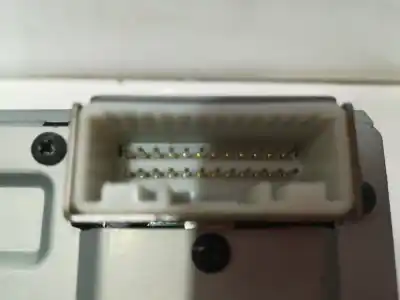 Second-hand car spare part audio system / radio cd for renault latitude initiale 241 cv / 177 kw oem iam references 281010508r  