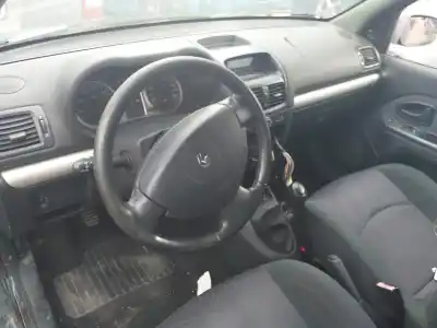 Second-hand car spare part dashboard for renault clio ii fase ii (b/cb0) base authentique 82 cv / 60 kw oem iam references p8200261102  