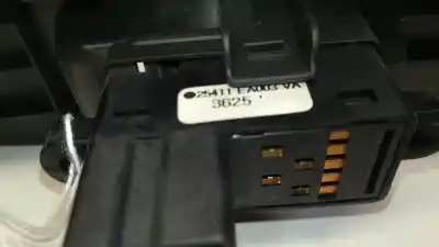 Peça sobressalente para automóvel em segunda mão botão / interruptor elevador vidro dianteiro direito por nissan note (e11e) naru edition 88 cv / 65 kw referências oem iam 25411ea003  