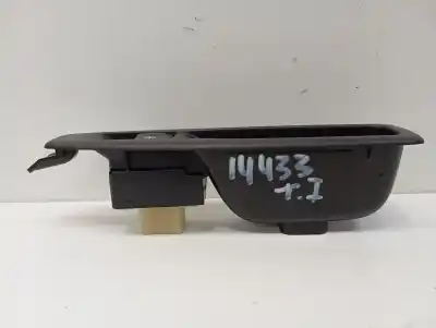 Peça sobressalente para automóvel em segunda mão botão / interruptor elevador vidro traseiro esquerdo por renault captur adventure referências oem iam 829614619r  