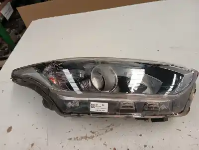 Second-hand car spare part right headlight for kia ceed gt-line 160 cv / 118 kw oem iam references 92102j7050  