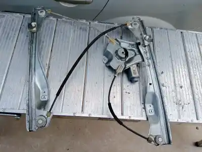 Recambio de automóvil de segunda mano de ELEVALUNAS DELANTERO DERECHO para RENAULT CLIO III Exception referencias OEM IAM   