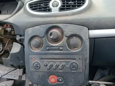 Recambio de automóvil de segunda mano de MANDO CALEFACCION / AIRE ACONDICIONADO para RENAULT CLIO III Exception referencias OEM IAM   