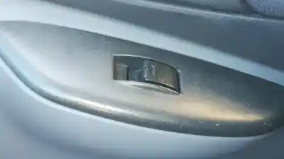 Second-hand car spare part right front power window switch for toyota yaris (ncp1/nlp1/scp1) 1.3 16v cat oem iam references 