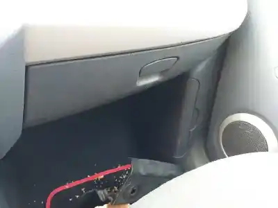 Автозапчасти б/у бардачок за smart forfour (454) 1.3 (454.031) ссылки oem iam 
