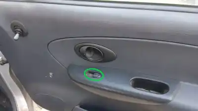 Автозапчастина б/у передній правий віконний вимикач для DAEWOO MATIZ CD Посилання на OEM IAM   