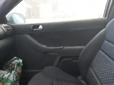 Автозапчасти б/у внутри передней правой ручки за audi a3 (8l1) 1.8 ссылки oem iam  Автозапчасти б/у внутри передней правой ручки за audi a3 (8l1) 1.8 ссылки oem iam