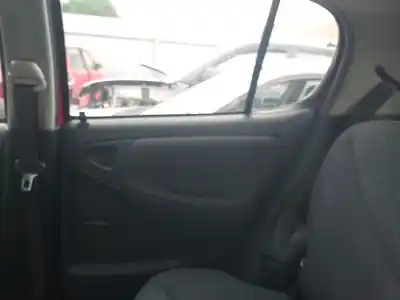 Автозапчасти б/у обивка задней правой двери за toyota yaris (ncp1/nlp1/scp1) 1.3 16v cat ссылки oem iam 