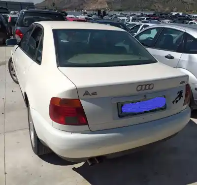 Автозапчасти б/у левый задний фонарь за audi a4 avant (b5) 2.6 v6 cat (abc) 150 cv / 110 kw ссылки oem iam 