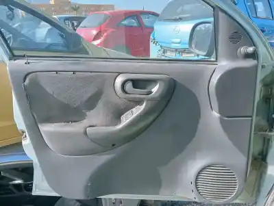 Автозапчастина б/у передні вікний вмикач для opel corsa c furgoneta/hatchback (x01) 1.7 di 16v (f08, w5l) посилання на oem iam 