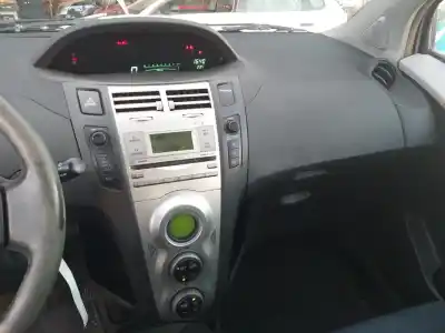 Автозапчасти б/у аудиосистема / радио cd за toyota yaris (ksp9/scp9/nlp9) básico ссылки oem iam 