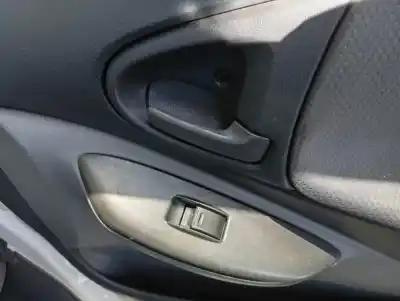 Автозапчастина б/у передній правий віконний вимикач для toyota yaris (ncp1/nlp1/scp1) 1.3 16v cat посилання на oem iam 