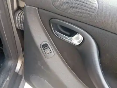 Pezzo di ricambio per auto di seconda mano Comando Alzacristalli Posteriori Destro per SEAT LEON (1M1) 1.9 TDI Riferimenti OEM IAM   