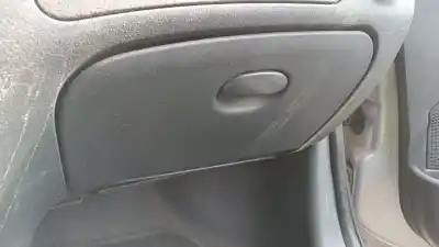Tweedehands auto-onderdeel HANDSCHOENENKASTJE voor CITROEN C2  OEM IAM-referenties   