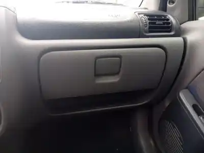 Автозапчастина б/у бардачок для renault clio ii fase i (b/cbo) 1.2 посилання на oem iam 