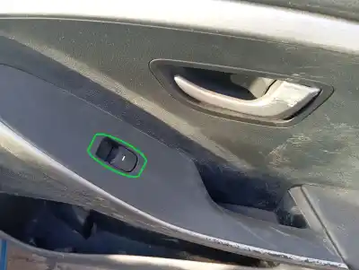 İkinci el araba yedek parçası SAG ÖN CAM ANAHTARI için HYUNDAI I30 (GD)  OEM IAM referansları   