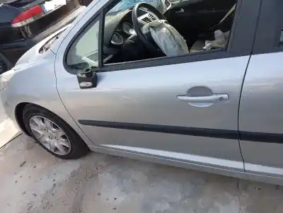 Автозапчасти б/у левая передняя дверь за PEUGEOT 207 Confort ссылки OEM IAM   