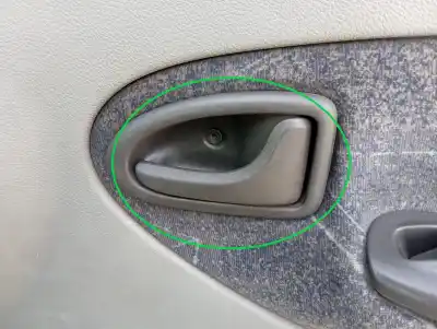 Peça sobressalente para automóvel em segunda mão Puxador Interior Dianteiro Direito por RENAULT SCENIC (JA..) 1.9 dCi Century 102 CV / 75 KW Referências OEM IAM   
