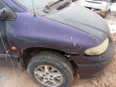 Автозапчастина б/у передне праве крило для chrysler voyager (gs) 2.5 td посилання на oem iam 